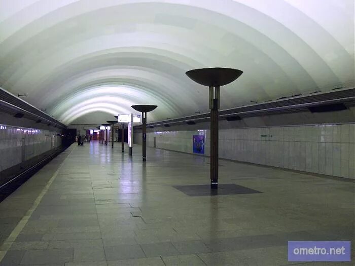 Метро еревана. Метро новосибирск эскалатор. Часы метрополитен. 5м. Секретное метро в снежинске.