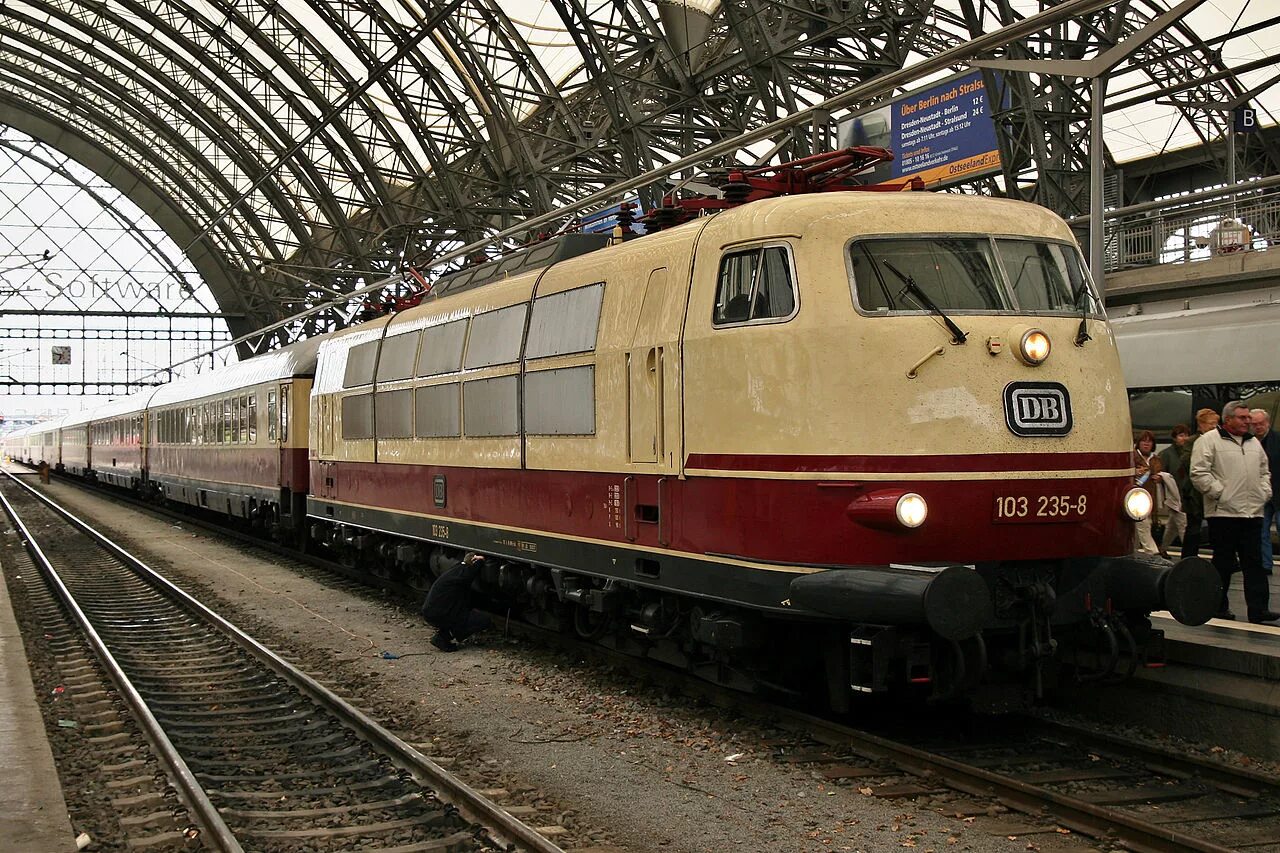 Br 103. Baureihe 103. db 103 электровоз. db baureihe тепловоз. br 103 локомотив.