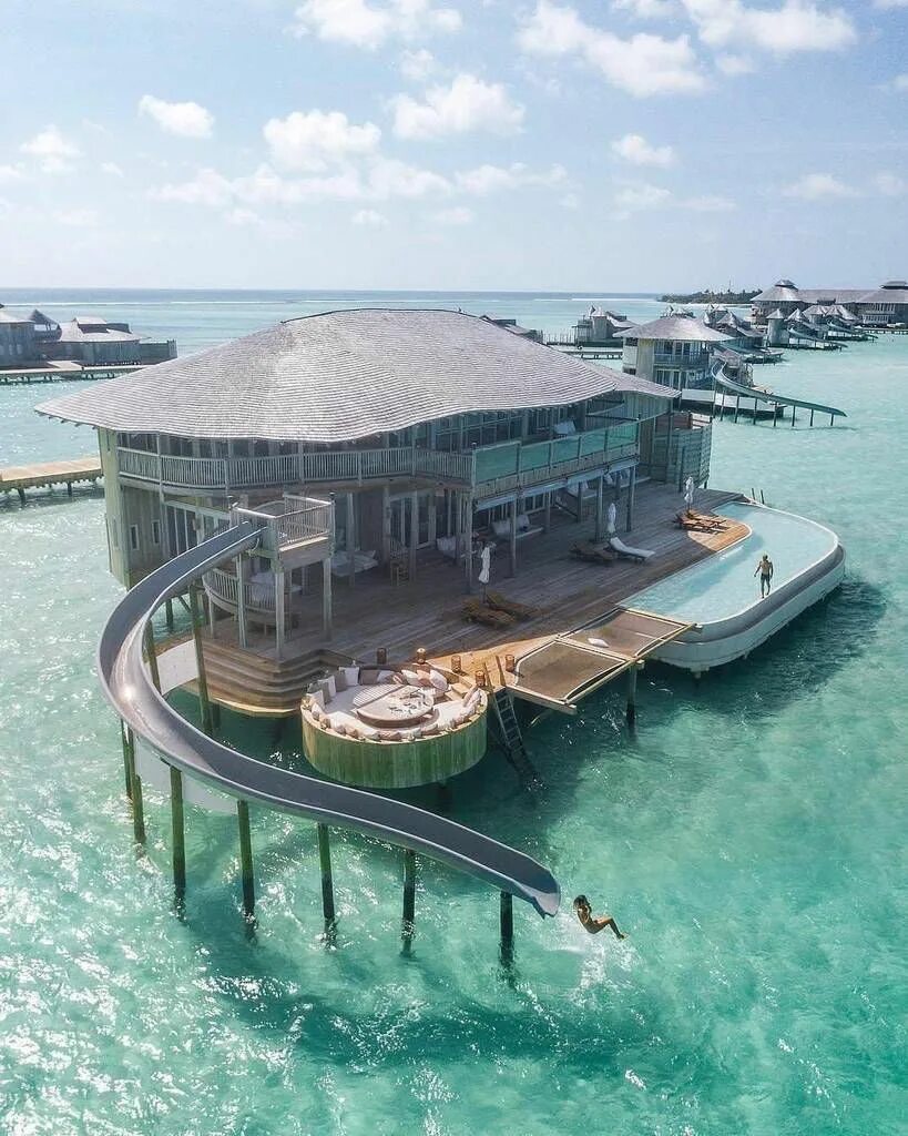 Частный остров дэвида копперфильда. Богатый и остров. Богатый остров. Necker island курорт. Лонг-айленд остров миллиардеров.