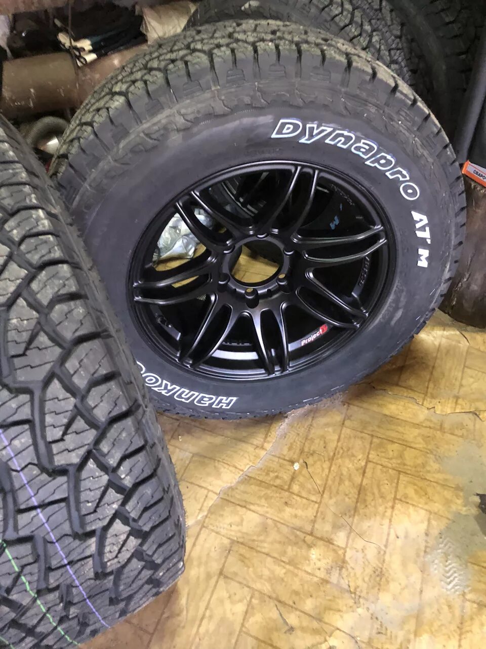 Резина на паджеро купить. Hankook Dynapro at2 rf11 265/65 r17. 265 70 R17 зимняя Митсубиси Паджеро спорт 2. Резина на Митсубиси Паджеро спорт 2 265/65 r17. Hankook Dynapro at2 rf11 евроэтикетка.