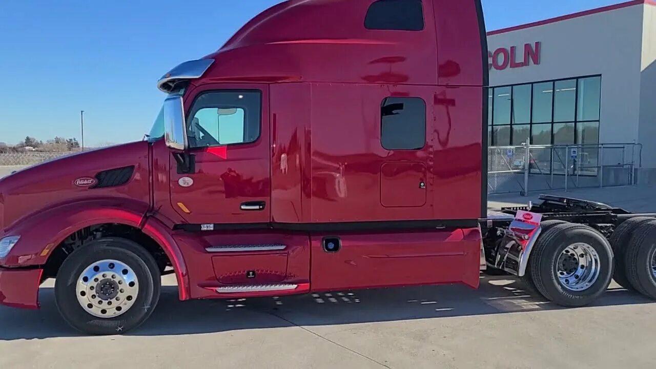 2025 579. Peterbilt 579 2025. peterbilt 579 2025. peterbilt 579 ultraloft 2025. петербилт 579 ultraloft.