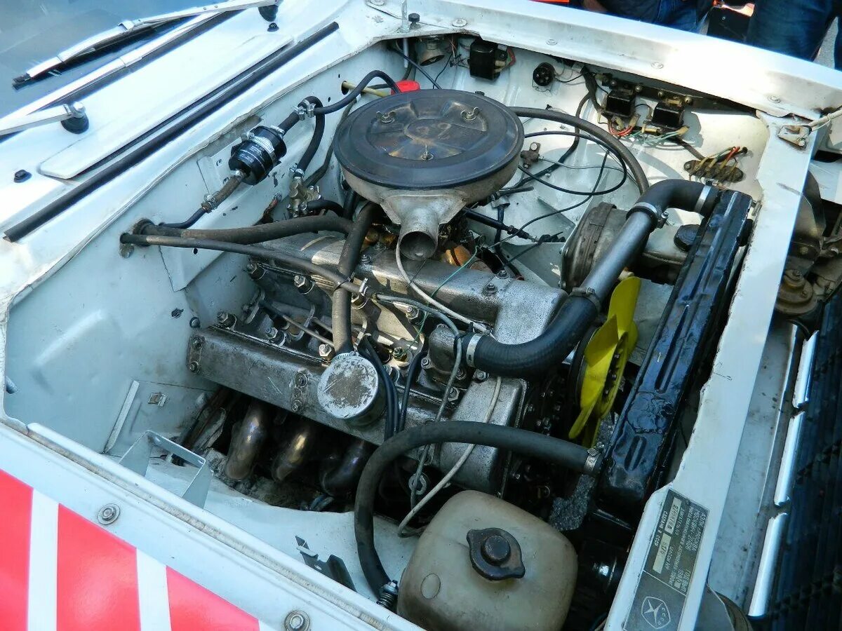 Силовой агрегат москвич-412. Лада вфтс мотор. Узам 412 1. Двигатель советского автомобиля. Мотор v8.