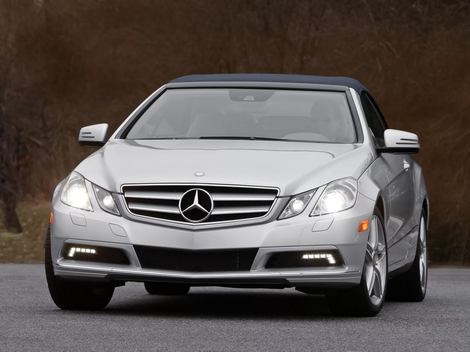 Мерседес бенц 2012 год. Мерседес-Бенц e350. Mercedes Benz e350. Мерседес е 350 4 matic. Mercedes Benz e class e350.
