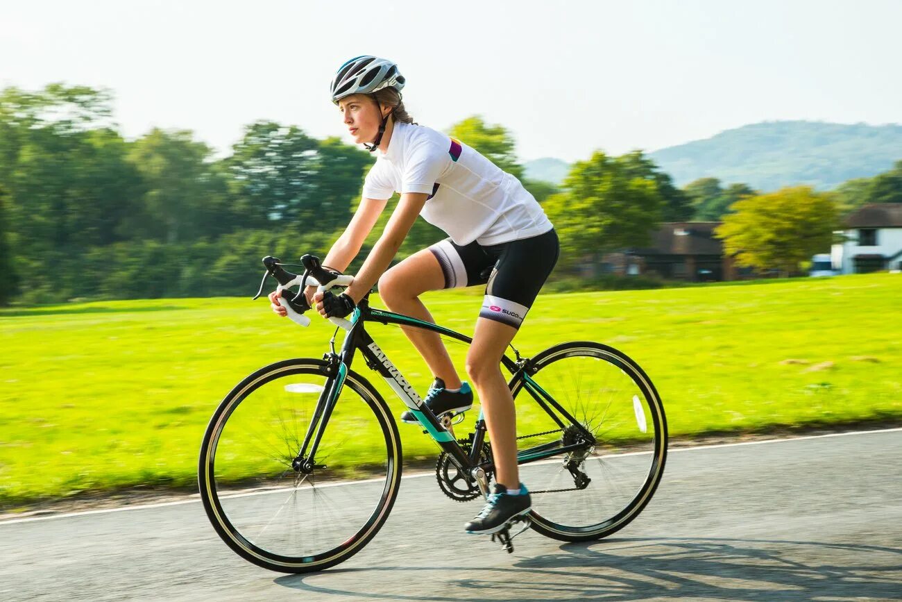 Bike ride. Девушка на шоссейном велосипеде. Велосипедист. Велосипедист на велосипеде. Bike ride.