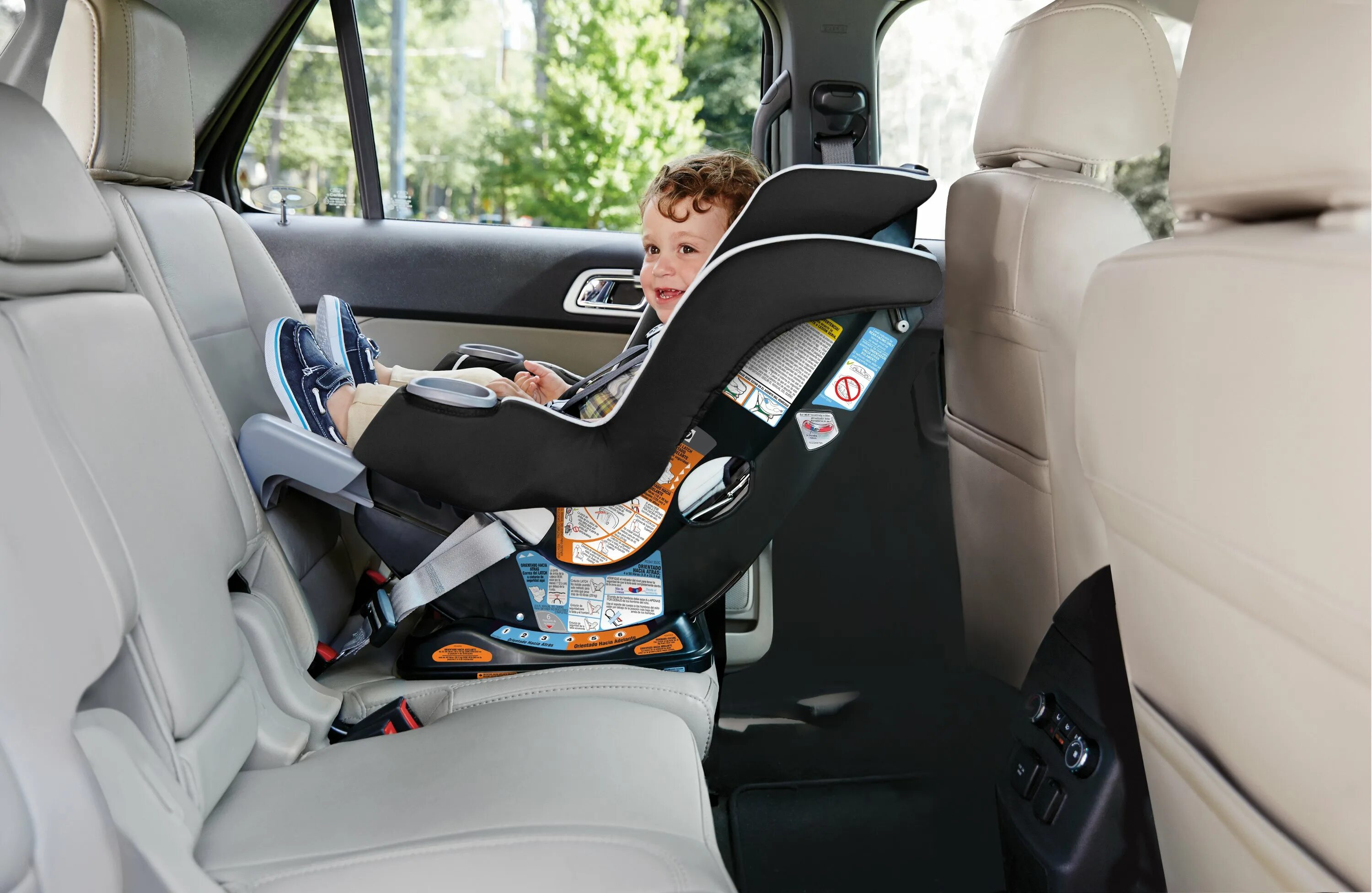 Почему на переднем сиденье. Автолюлька 4 в 1 car Seat. Детское автокресло сидушка Graco. Автокресло 2-3 STM my Seat CL. Крепление детского кресла в автомобиле.