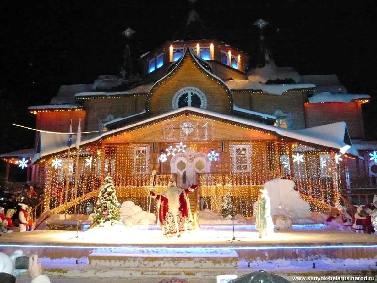 Великий устюг резиденция деда мороза. Вотчина деда мороза вячеслав позгалев великий устюг. Великий устюг вотчина деда. Покажи дом деда мороза в великом устюге. Покажи дом деда мороза в великом устюге.