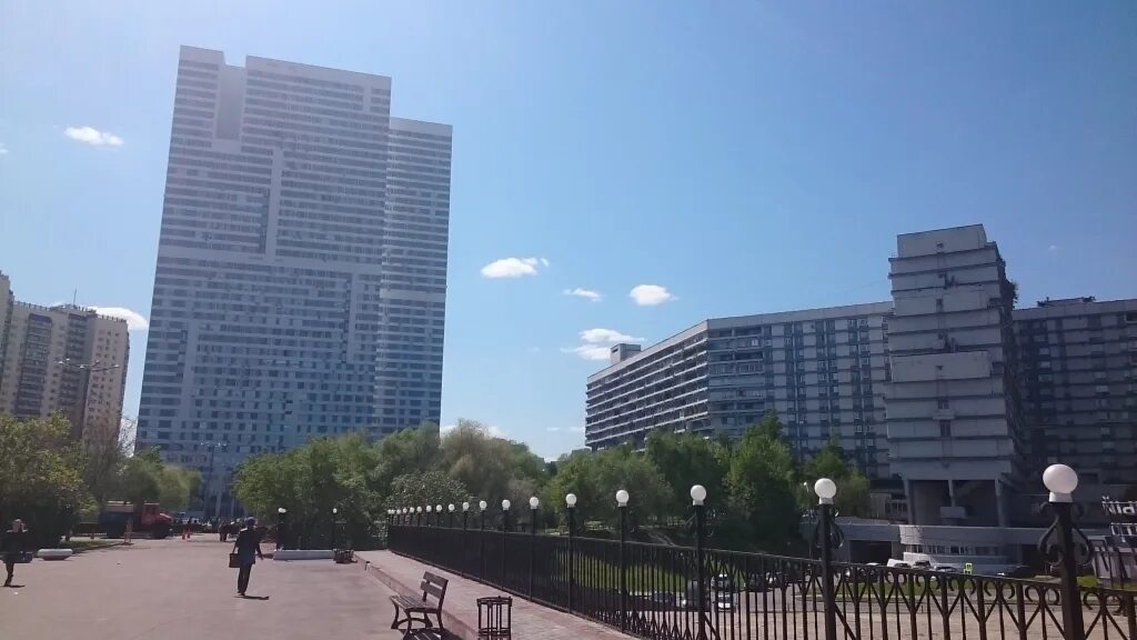 Москва, мкр. Авентура северное чертаново. Мкр северное чертаново 1а трц авентура. Торговый центр авентура на чертановской. Тц авентура фото.