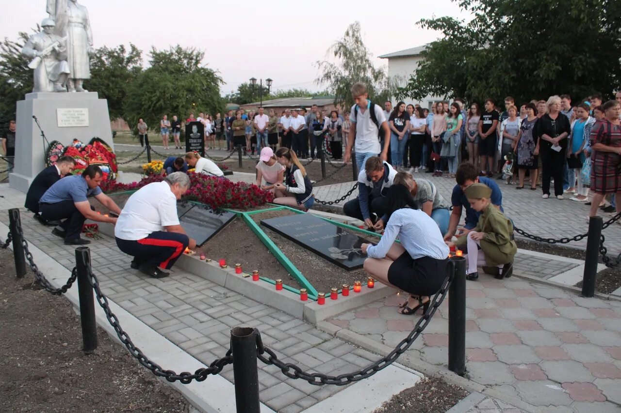 Сальск песчанокопское. Памятники Песчанокопского района. Село Песчанокопское. День памяти и скорби село Песчанокопское. Бульвар Победы с.Песчанокопское.