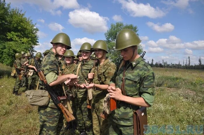 Презентация "Организация мотострелкового взвода" (11 класс) - скачать проект