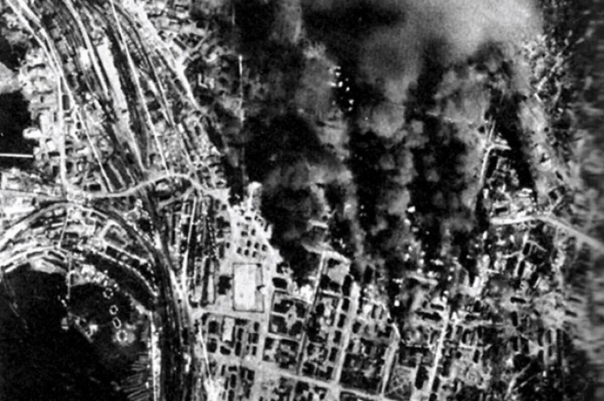 Первый налет на москву. Бомбардировка Берлина в 1941. 1 Бомбардировка Берлина 1941 год. Бомбардировка Берлина в 1941 году Советской авиацией. Бомбардировки Берлина 8 августа 1941 года.