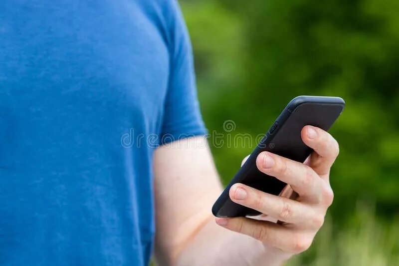 Стационарный телефон с рукой. Выбрать смартфон. Фотосет с телефоном. Человек с телефоном в руке. Разговор по телефону.