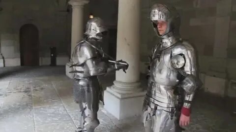 У ворот блистают латы