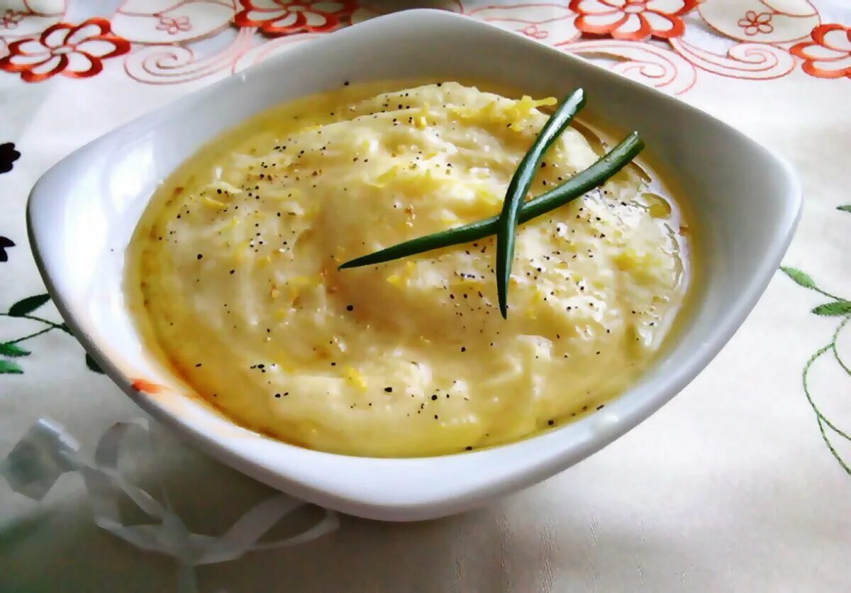 Картофельный соус. Подлива картофельная. Картофельный соус. Соус из японской картошки. Мясной соус с картошкой.