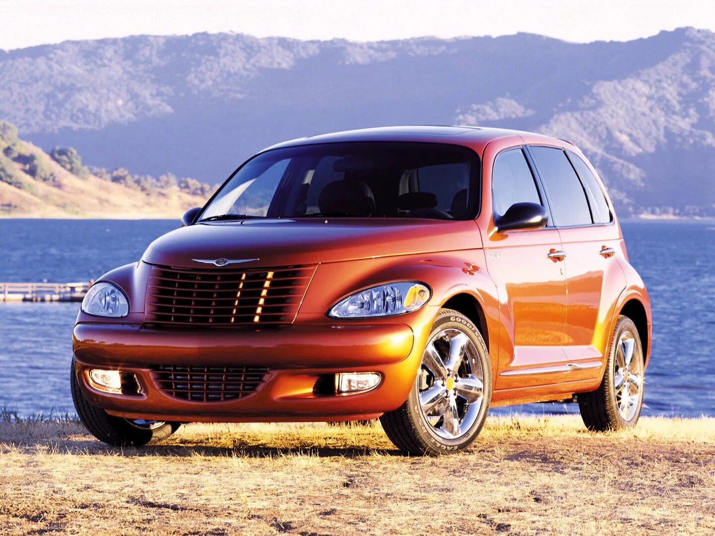 Американская машина крайслер. Chrysler pt Cruiser. Chrysler pt Cruiser 2000. Chrysler pt Cruiser 2001. Chrysler pt Cruiser 2000-2010.