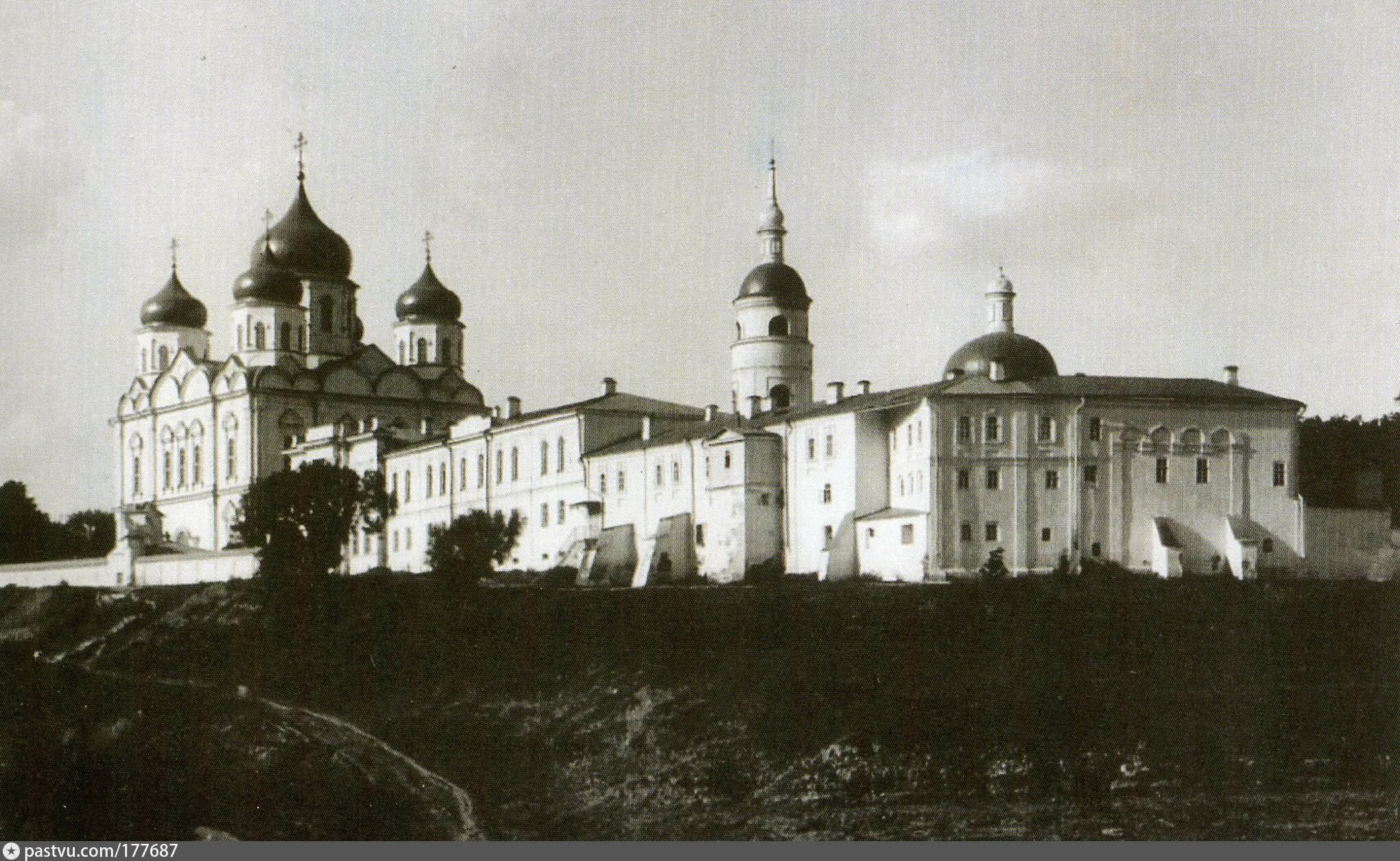 Свято-Успенский монастырь (орёл). Свято Успенский монастырь города орла. Троицкий храм Успенского мужского монастыря в Орле. Старо успенский монастырь