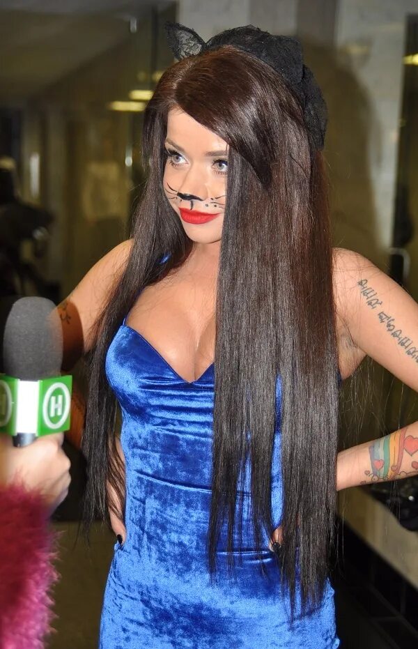 образ бьянки в париже. париж мода. бьянка певица 2023. самая красивая девушка парижа. бьянка сейчас 2023.