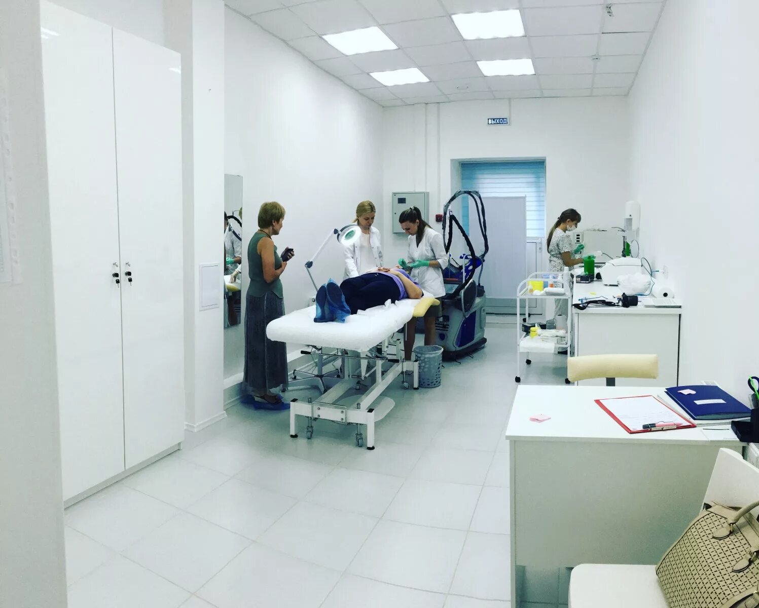 Медцентр макс. All med service Ташкент. Медцентр ALLMED Ташкент. Медтсинскя Сентр Макс кашрскя. Медицинский диагностический центр на Авиасозлар 4 Ташкент.