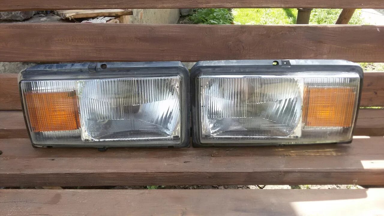 Ваз 2105 передние фары. Фара чешка 2105. Передняя фара 2105. Передняя фара 2105. Фара ваз 2104 передняя левая.