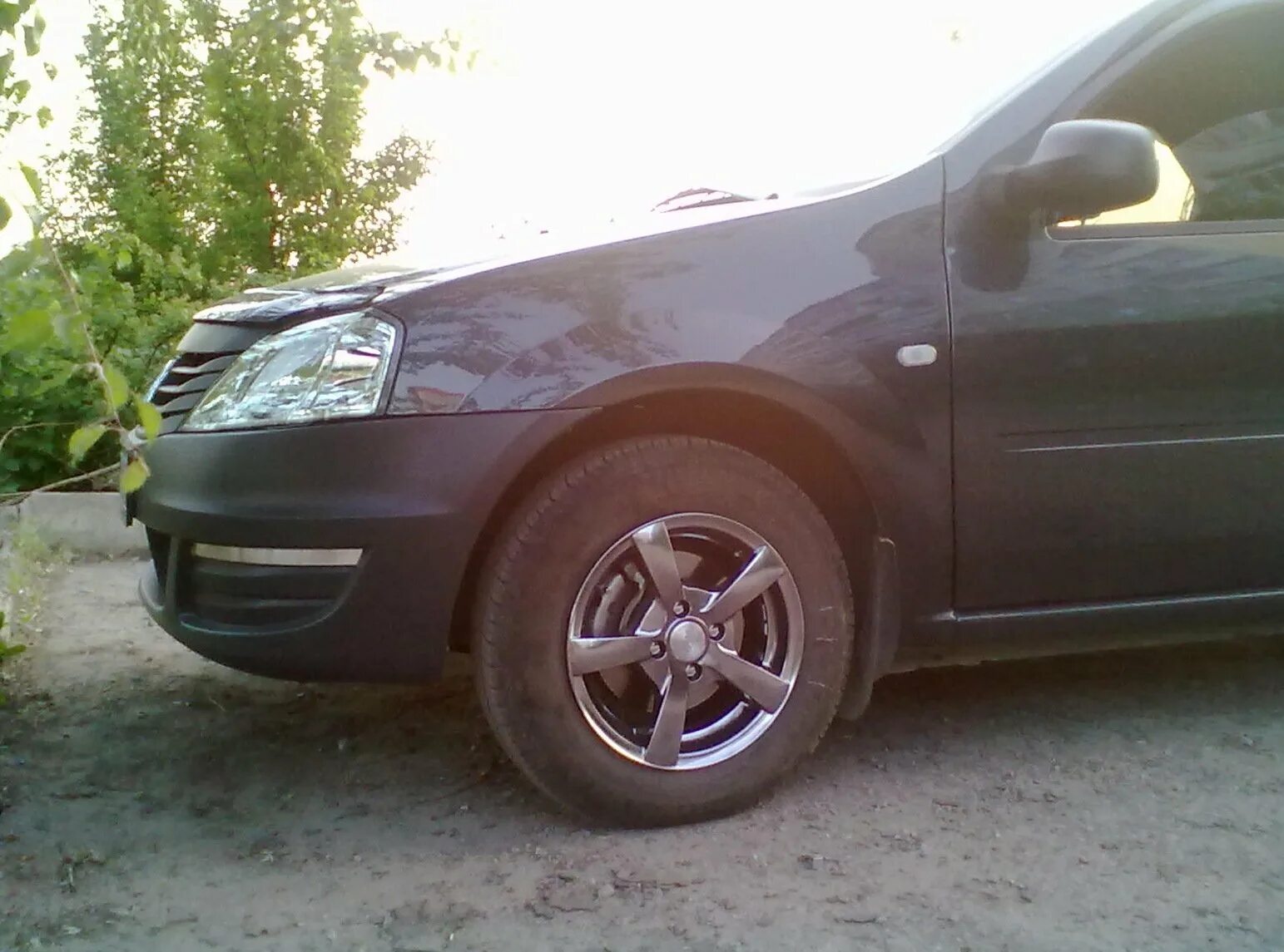 Литье на логан. Литье рено лошан1. литые диски на renault logan 1. литые диски r15 рено логан 1. литые диски на рено логан 1 15 радиус.