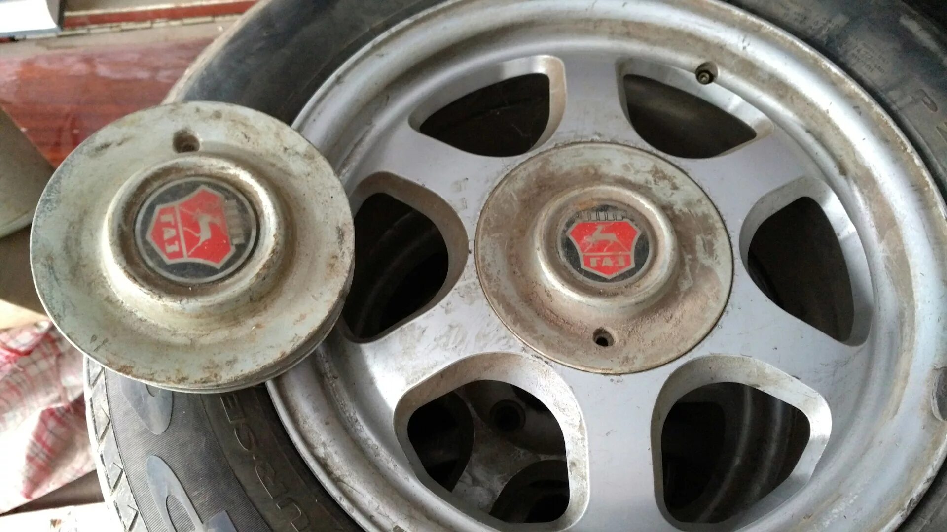 Литые диски на газ. Газ 2410 литые диски. Колесный диск газ 24. Диски cragar 330. Диск колеса г2410 r14 газ.