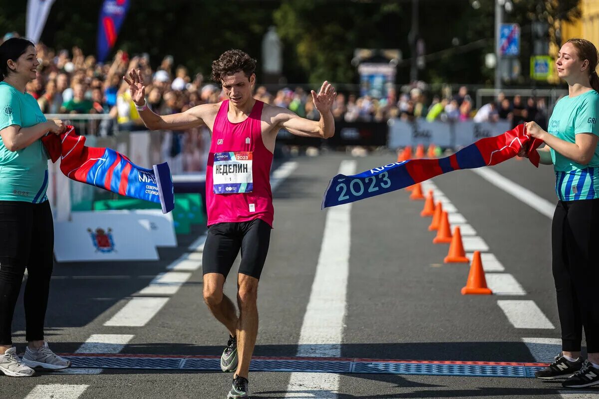 Полумарафон северная столица 2023. Кот бегун марафона. Санкт-петербург полумарафон 2023 6 августа. Полумарафон северная столица 2023. Полумарафон северная столица.