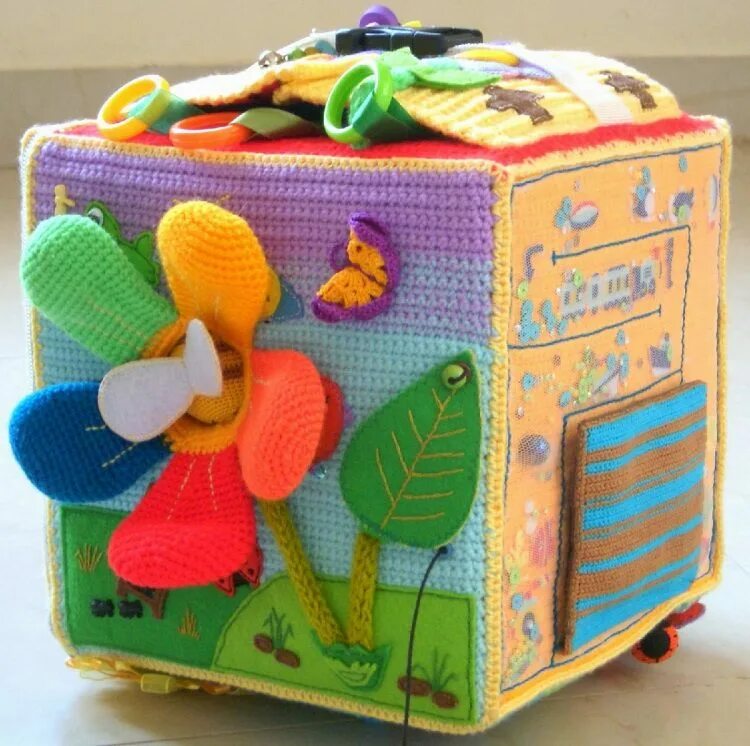 развивающая подушка для малышей. бизидомик монтессори. подарки развивашки. развивающий бизиборд. подарки развивашки.