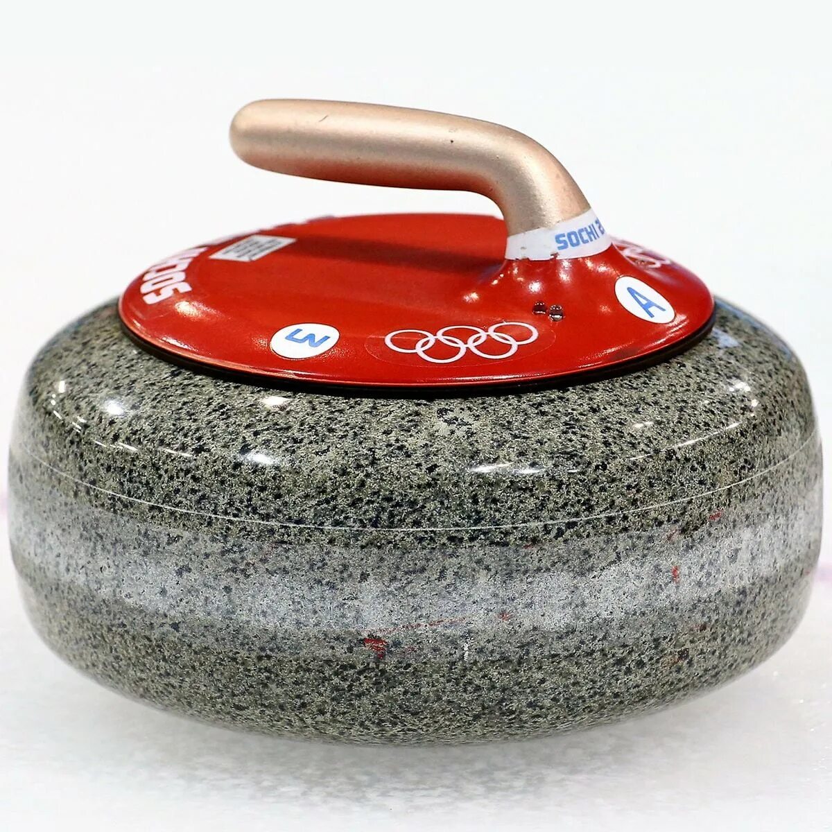 Керлинг презентация. Пеббл керлинг. Гранитные снаряды для игры в кёрлинг. Керлинг снаряд. Керлинг игроки.