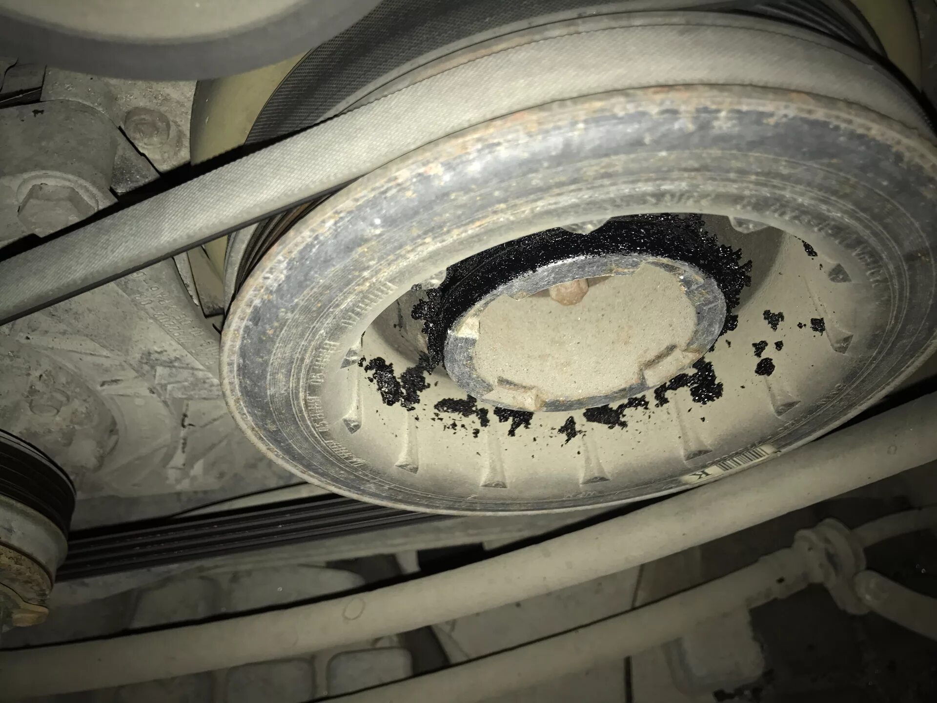 Провернуло демпфер. Шкив демпфер bmw x3 e83. шкив коленвала бмв х3 3.0 дизель. 80001103 шкив коленвала. демпфер коленвала на бмв x3 e83 2.0d.