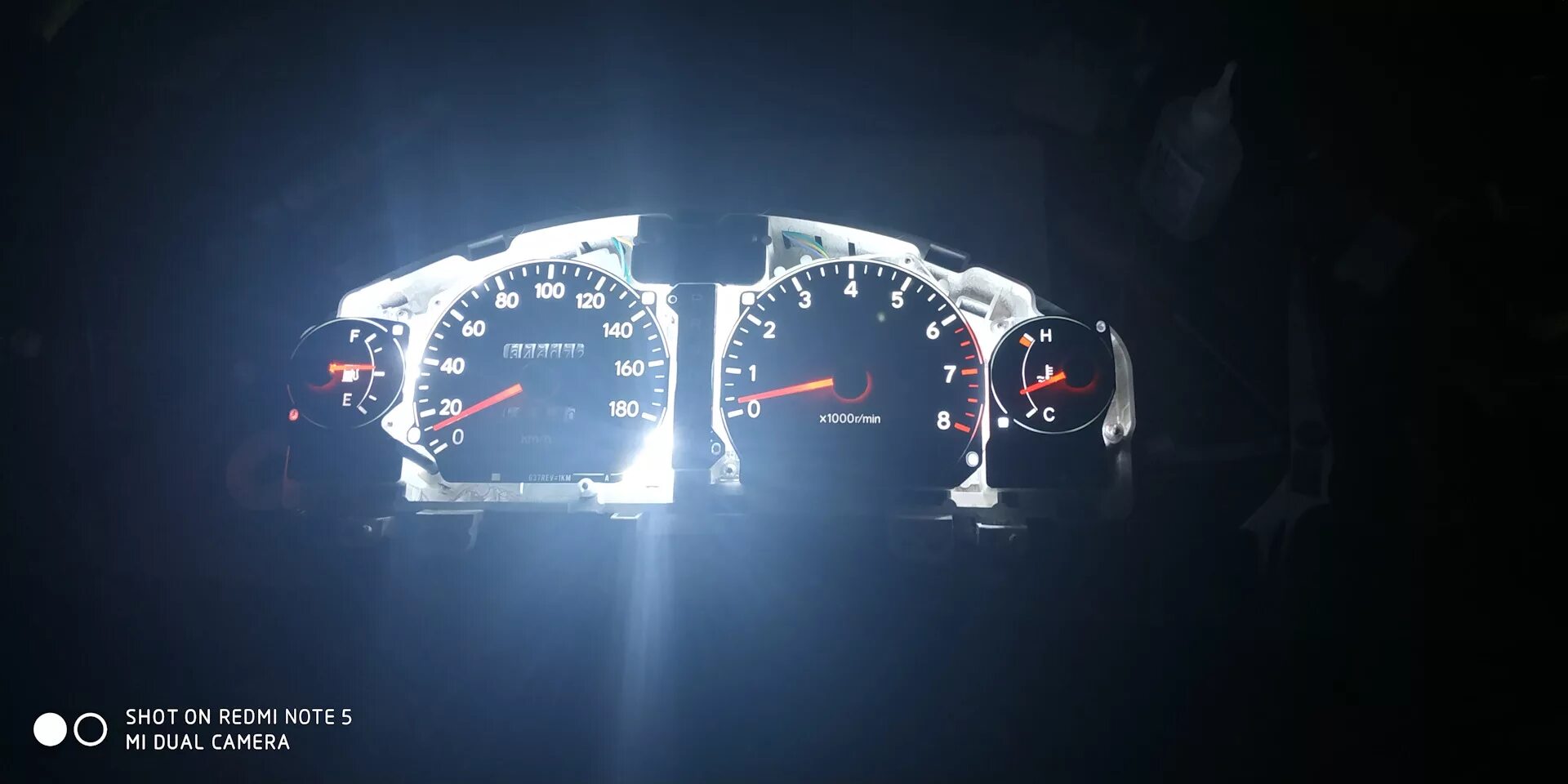 Индикаторы на приборной панели автомобиля. Щиток приборов камри 40 подсветка. Dash car. Спидометр toyota camry 2011. Ix55 панель приборов.