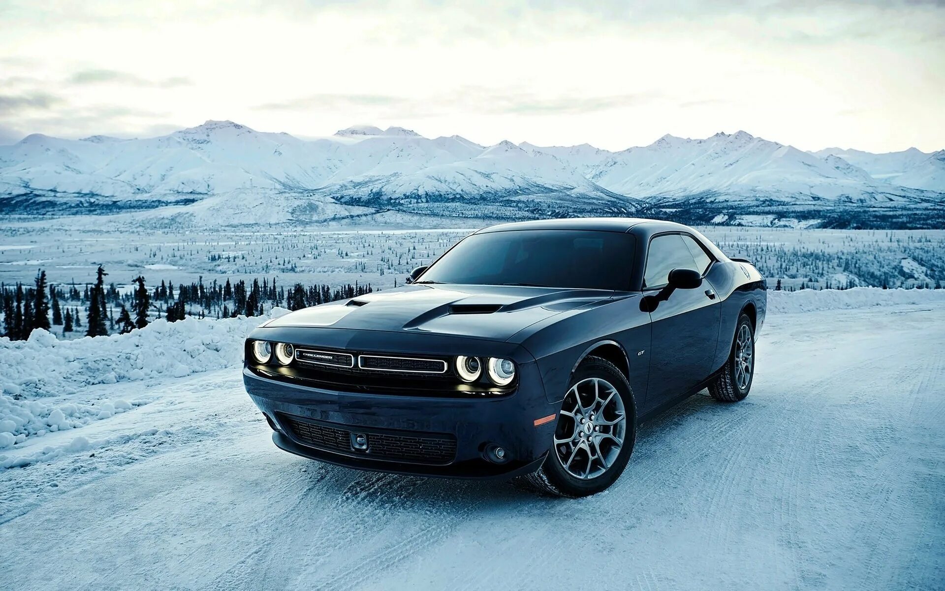 Обои додж челленджер. Масл кар Додж Челленджер. Dodge Challenger 2017 gt. Dodge Challenger gt AWD. Dodge Challenger 2017 Winter.