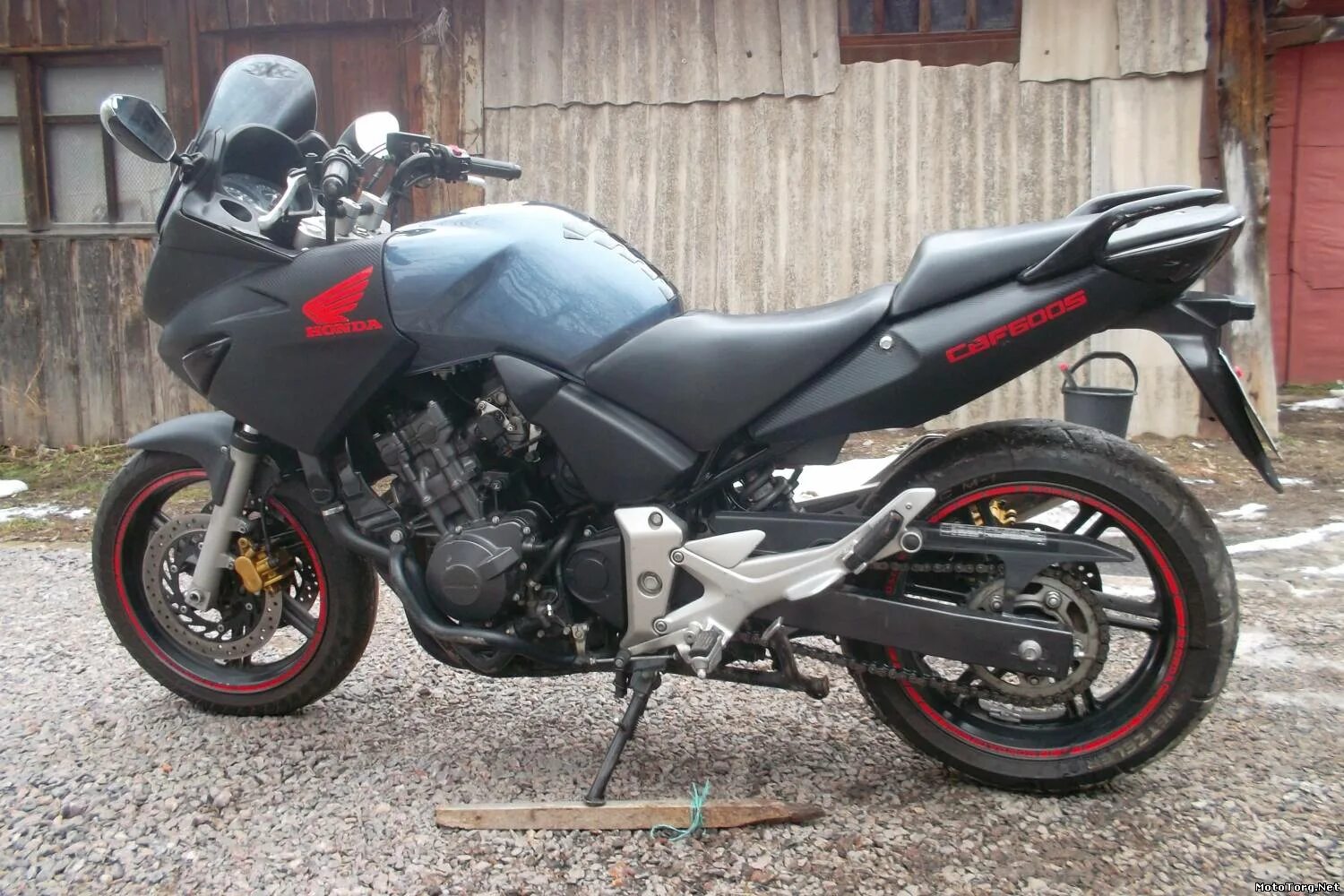 116. Мотик в уфе. Мотоцикл бу уфа. Сузуки gsx 600 2006 красный. Стелс сб 200.