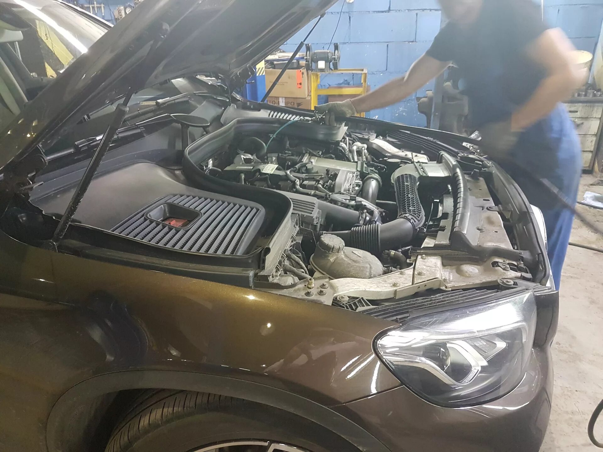 Масло glc. Двигателя мерседес glc 250. двигатель мерседес glc 200. glc 220d мерседес топливный фильтр. топливный фильтр glc 250d.