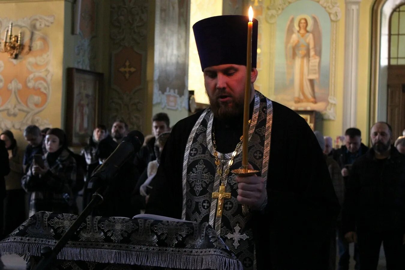 Молитва критского в пост великий понедельник читать. Великий канон прп. Андрея Критского. Братовщинская Церковь чтение канона Андрея Критского. Канон Андрея Критского понедельник. Канон Андрея Критского Текс.