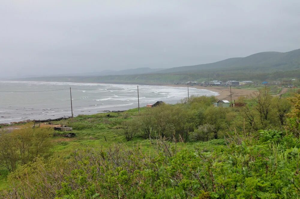 Рп5 взморье сахалинской. Взморье Сахалинская область. Село Взморье Сахалинская область. Взморье Сахалин. Бухта Тихая Сахалин Пирс.