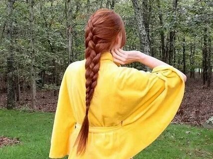 Девушки носят косы