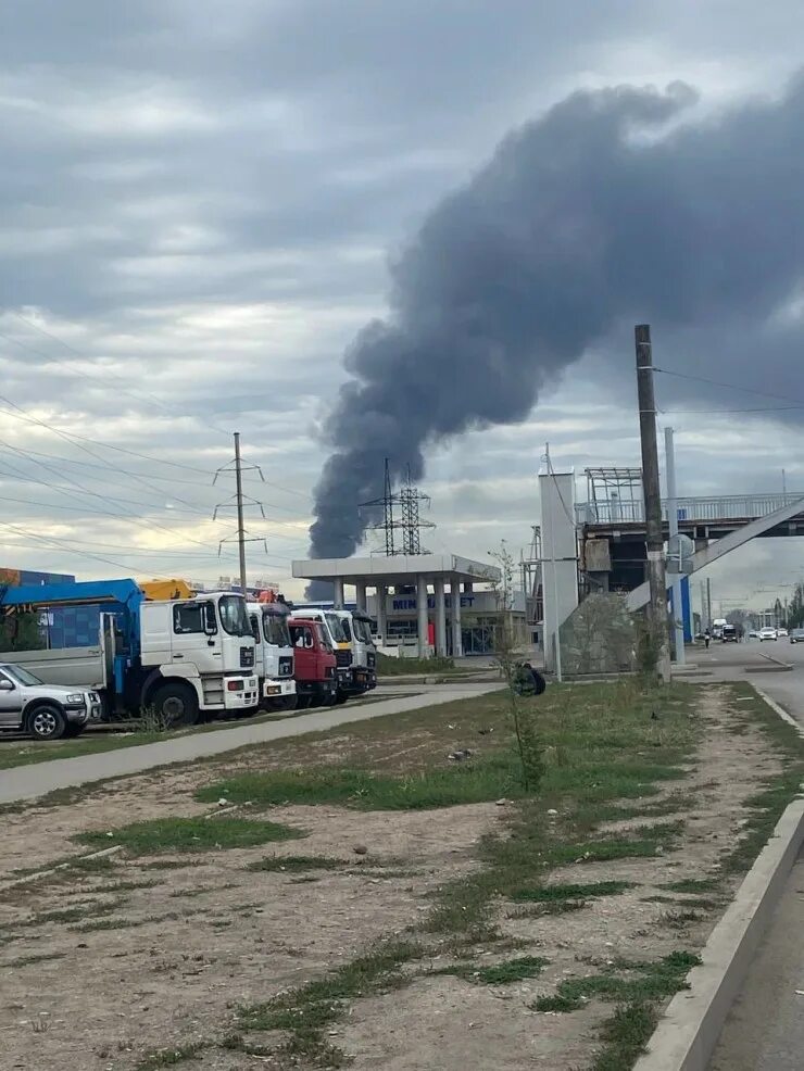 Пожар в алматы сегодня на барахолке. Пожар в Алматы. Пожар в Алматы вчера.