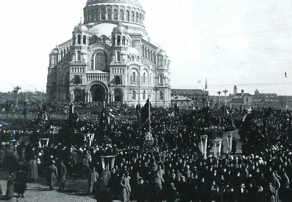Революция 1921. Якорная площадь в кронштадте 1921. восстание в кронштадте 1921 якорная площадь. митинг в кронштадте 1921. якорная площадь в кронштадте 1917 год.