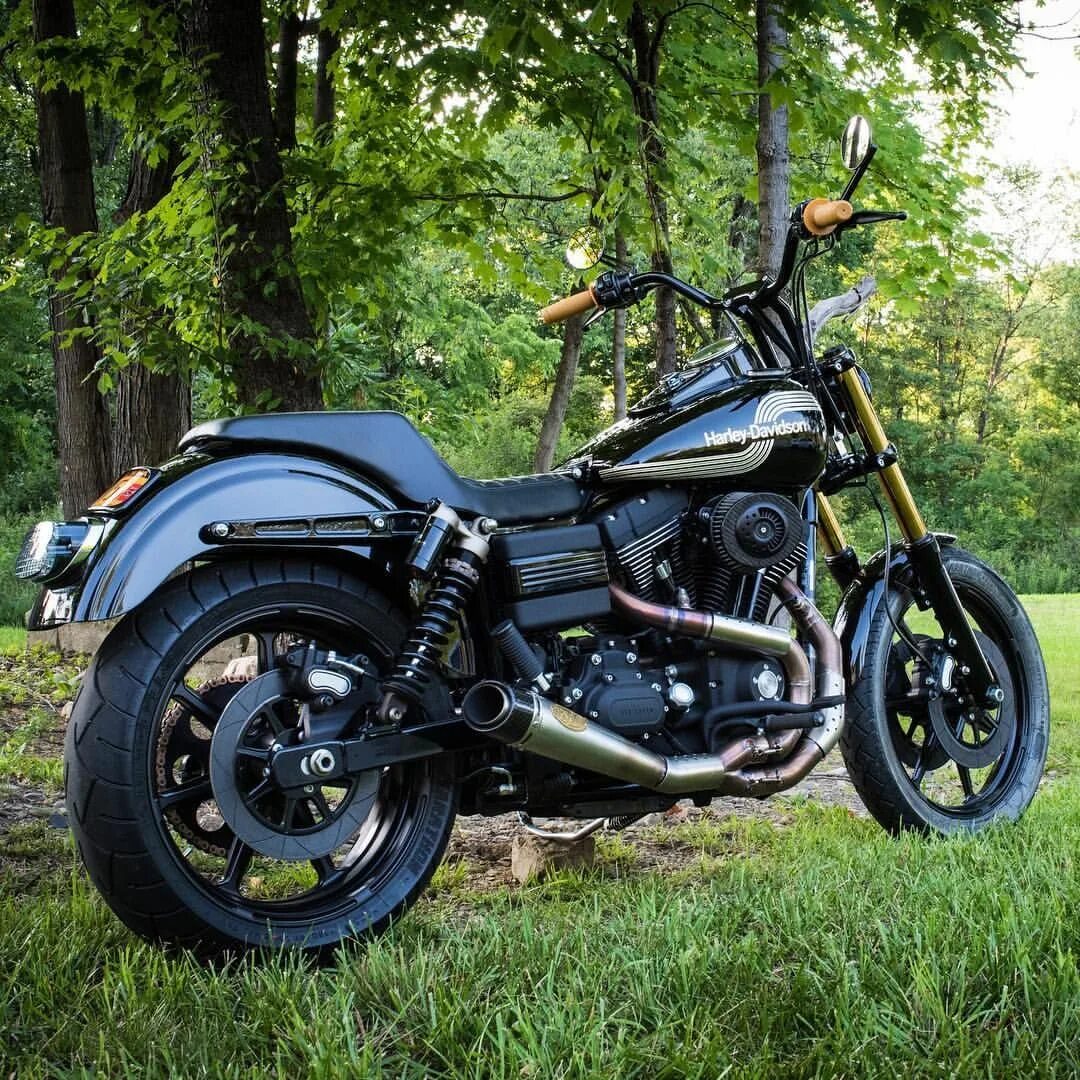 В боб мотоцикл. Харлей клаб стайл. harley davidson dyna bobber. харлей стрит боб тюнинг. фото харлей стрит боб с обтекателем.