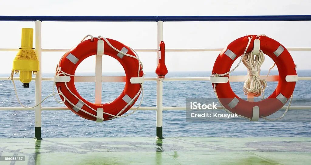 Огонь самозажигающийся ос-01 к спасательному кругу. Буй бсск. Спасательный круг в море hd. Буй самозажигающийся для спасательного круга. Буй светящийся бсск.