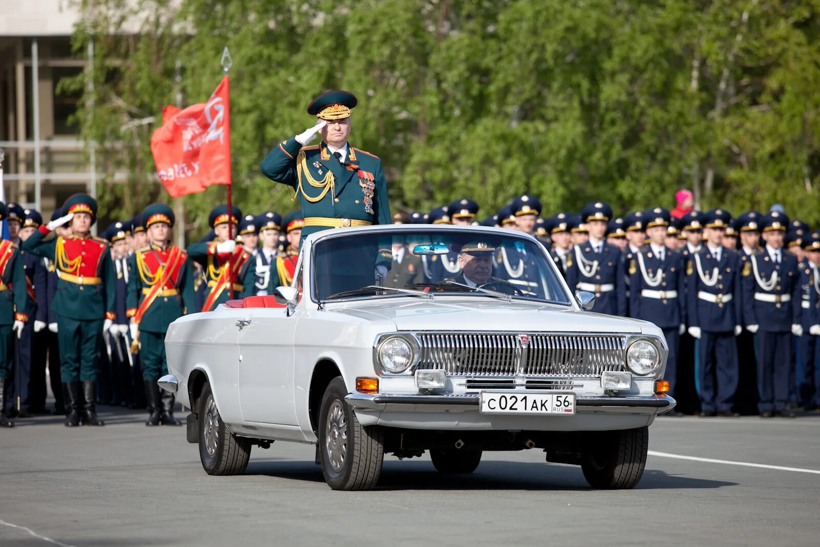 Улица 1 мая оренбург. Парад 9 мая. День Победы Оренбург. Парад 9 мая Оренбург. 9 Мая 2022 Оренбург.