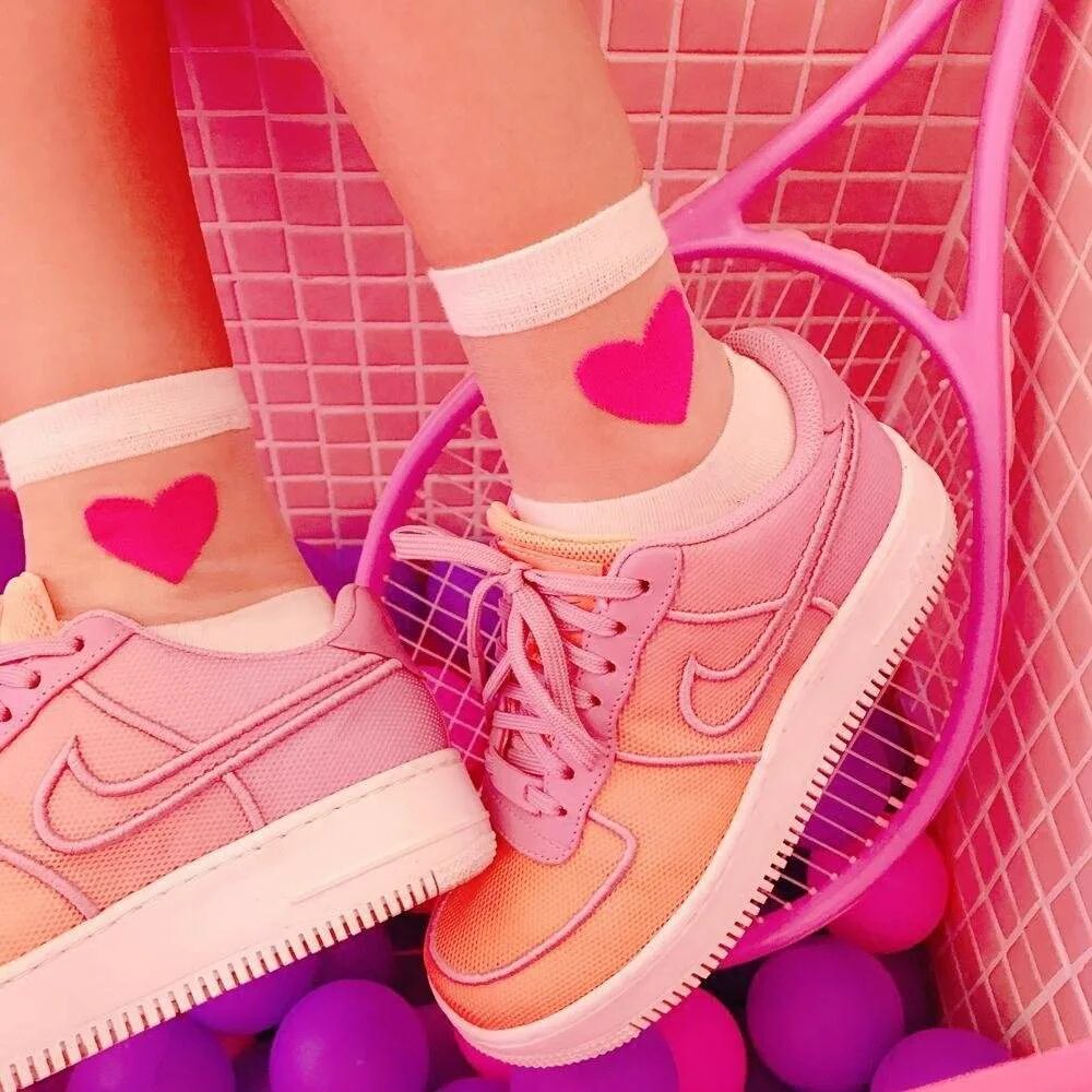 Эстетика ярко розового. Подик розовый. Пастельно-розовый цвет волос. Розовые цветы. Эстетика из пинтереста розовая.