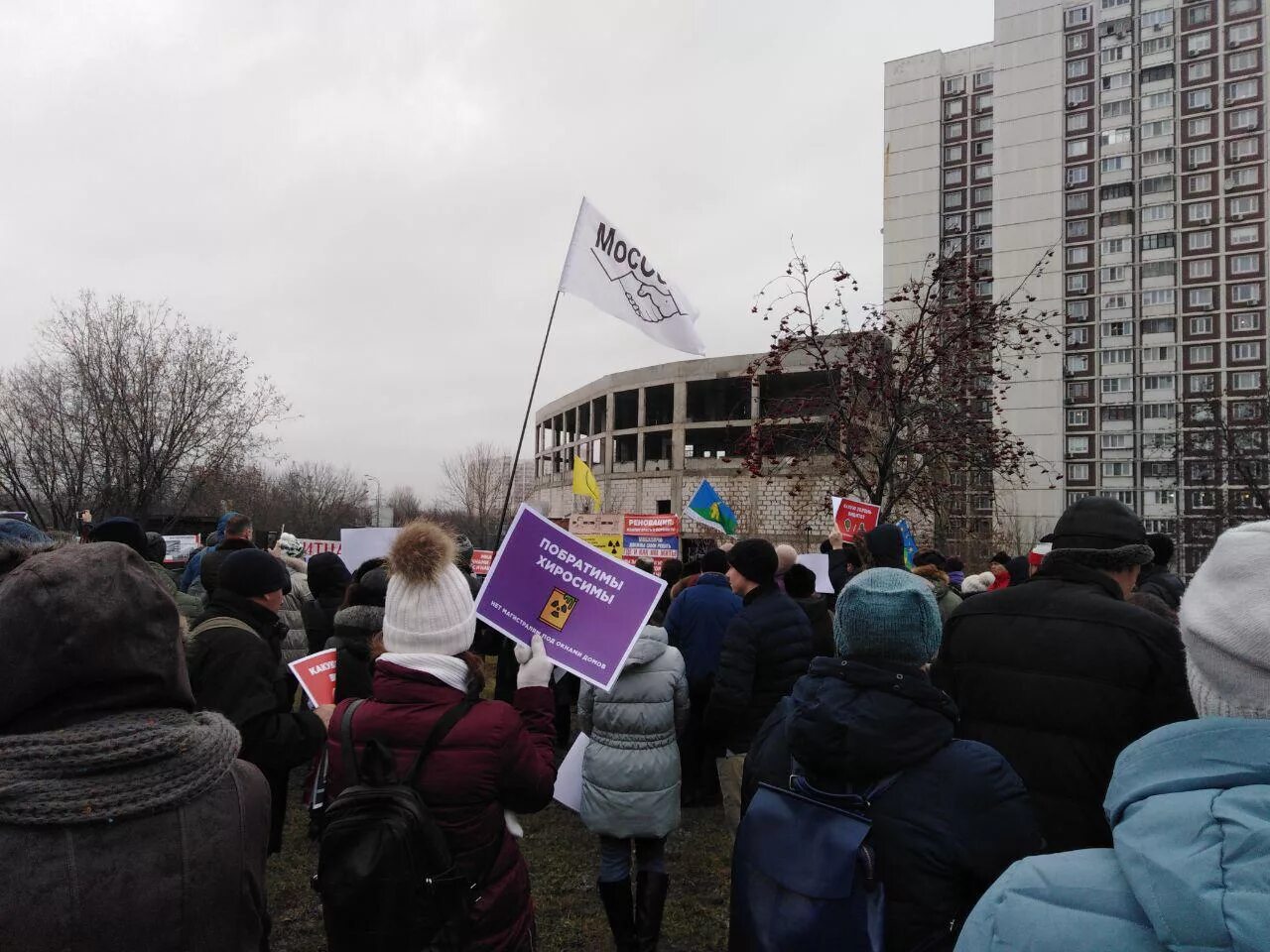 Стройка на Кантемировской улице. Против строительства Юго-Восточной радиоактивной хорды. Протесты против реновации в Москве. Кантемировская улица Москва. Царицыно последние новости сегодня