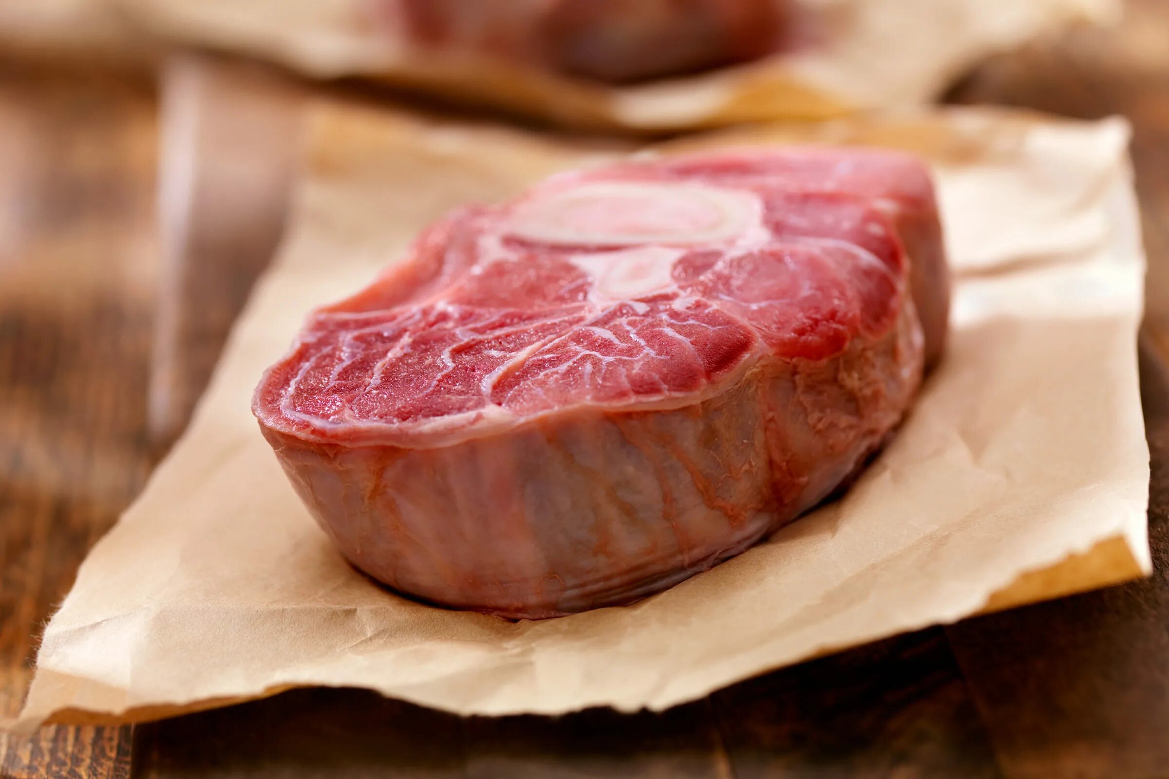 Over whole. Мясо во Франции. Органическое мясо. Мясо национальный Франция. Мясо в бумажной упаковке.