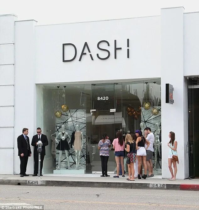 Dash store. Dash бутик кардашьян. dash магазин. магазин даша. dash магазин одежды кардашьян.