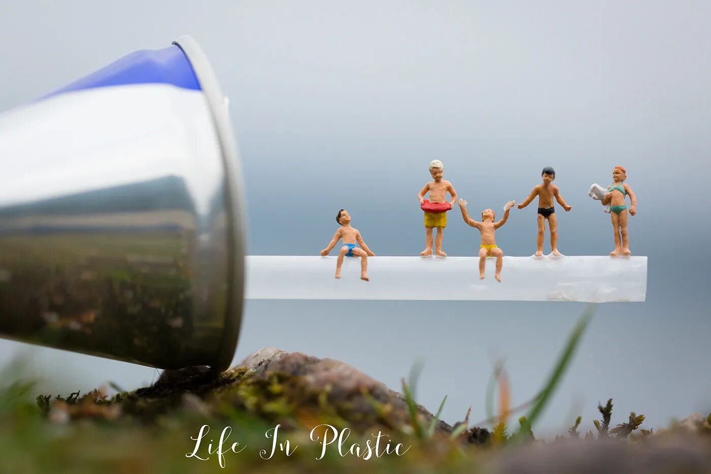 Not plastic. Life is plastic it's fantastic. Life in plastic. Plastic is not fantastic. No plastic is fantastic логотип.