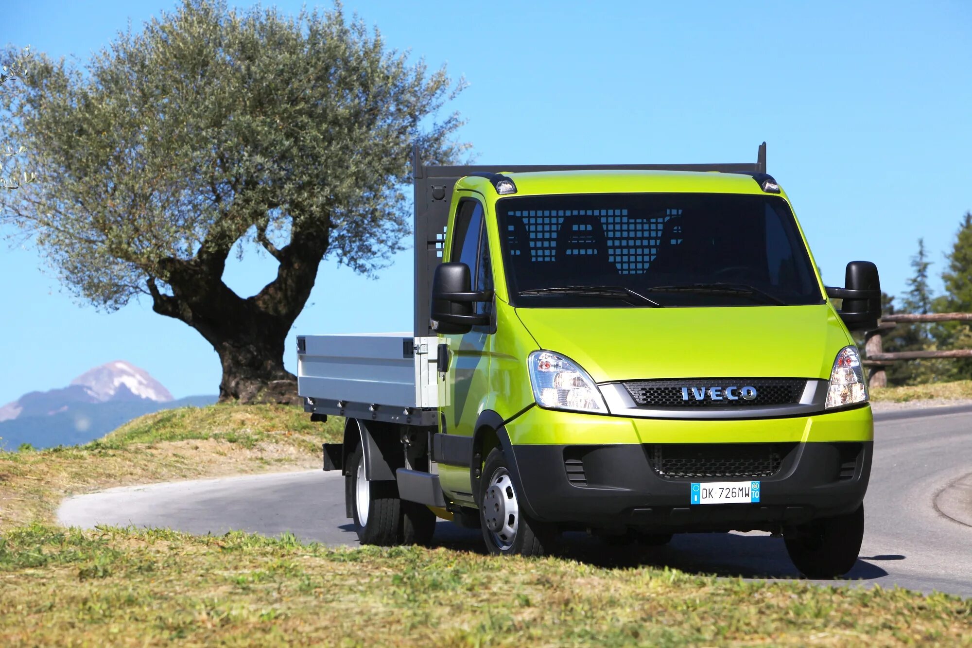 Ивеко дейли фото. Ивеко Дейли. Iveco Daily 2. Ивеко Дейли 3. Iveco Daily 65c15.