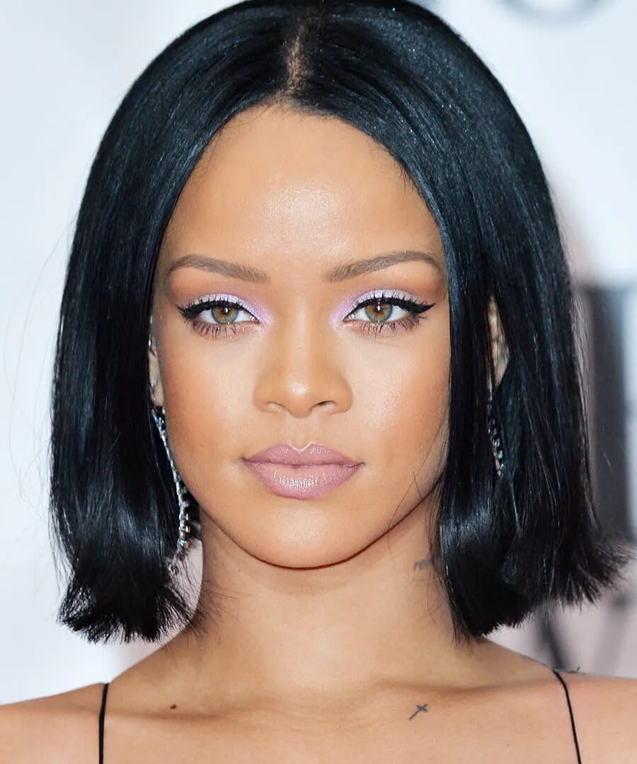 Влажные губы. Женские губы. Губы овалом. Short lip. Губы без помады красивые.