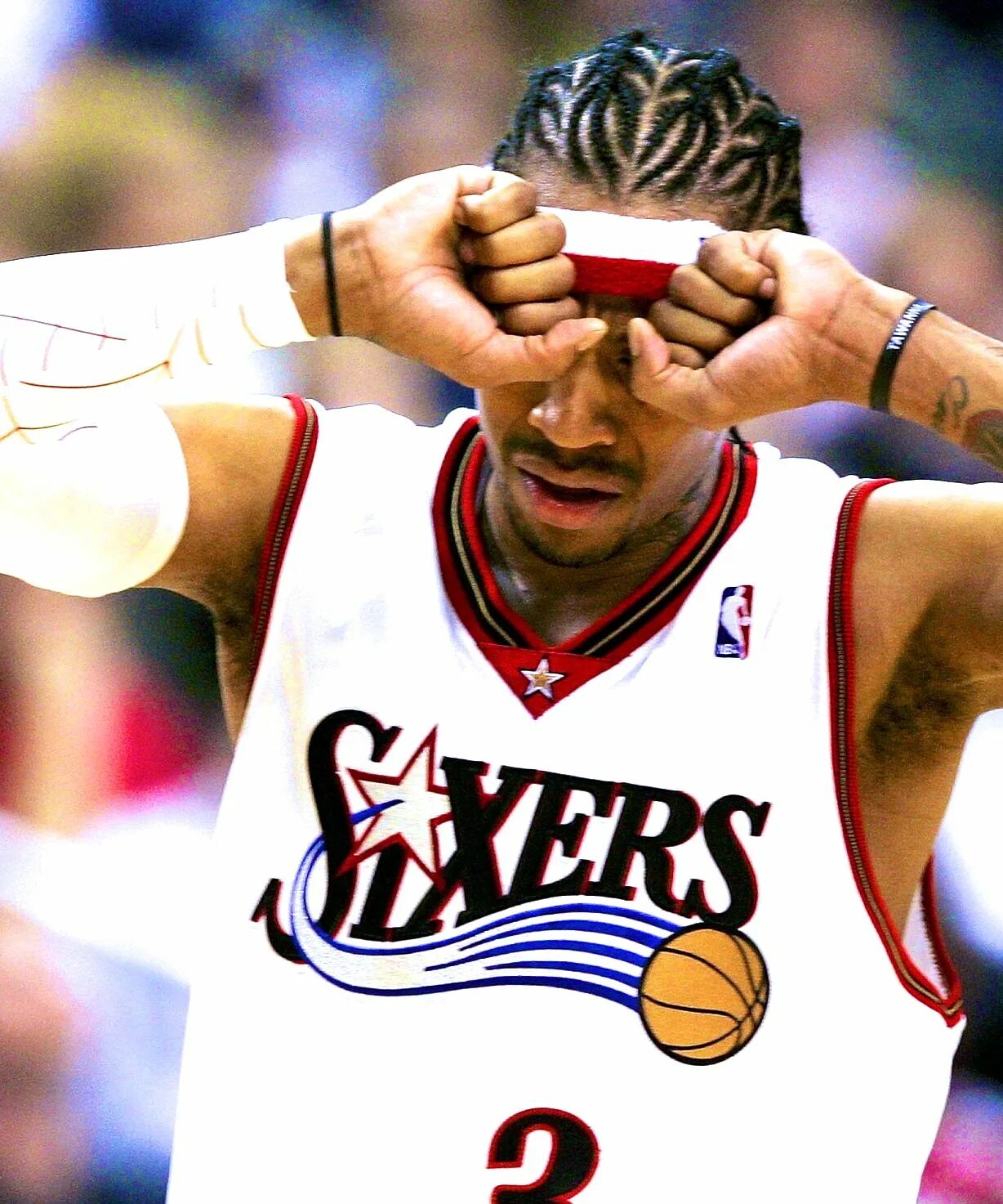 Allen iverson. Аллен Айверсон. Аллен Айверсон баскетболист. Баскетбол Аллен Айверсон. Allen Iverson прическа.