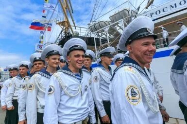 Моряки владивосток фото Генеральная репетиция парада ко Дню ВМФ во Владивостоке Библиотека изображений "