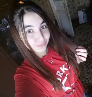 Az yasli qizlarin